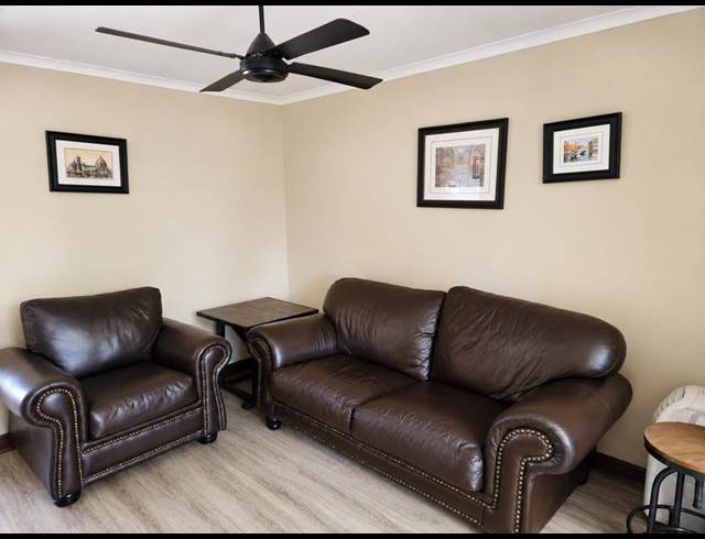2 BEDROOM TOWNHOUSE FOR SALE IN ROOIHUISKRAAL NORTH
